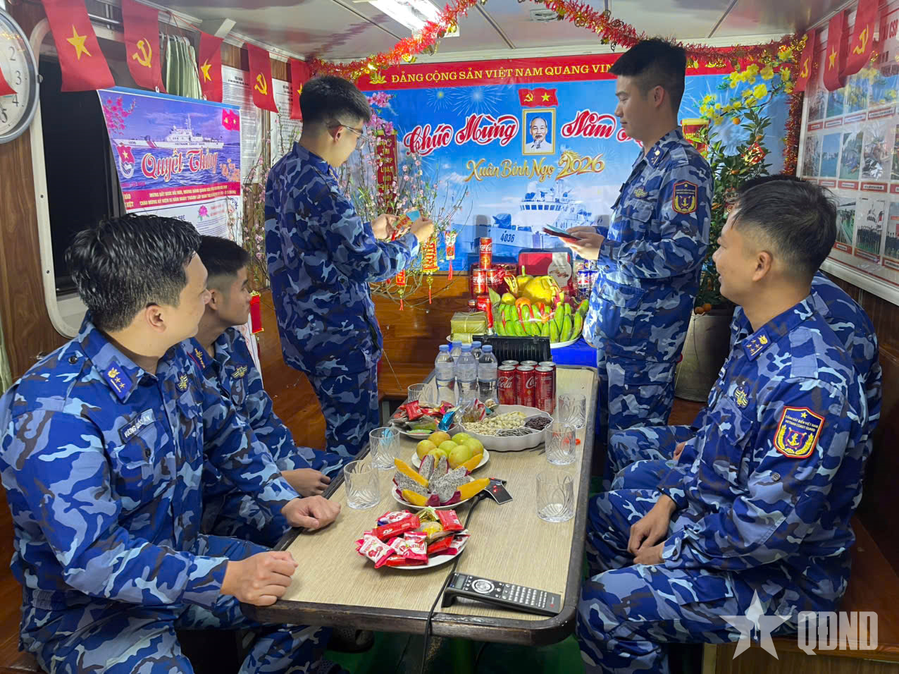 Đón Xuân giữa khơi xa